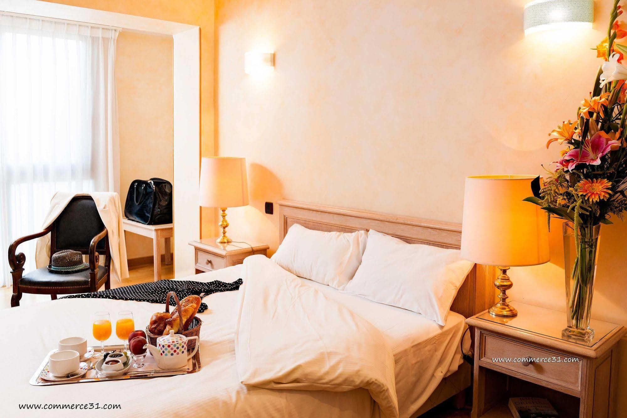 Hotel Du Commerce Spa Saint Gaudens Zewnętrze zdjęcie
