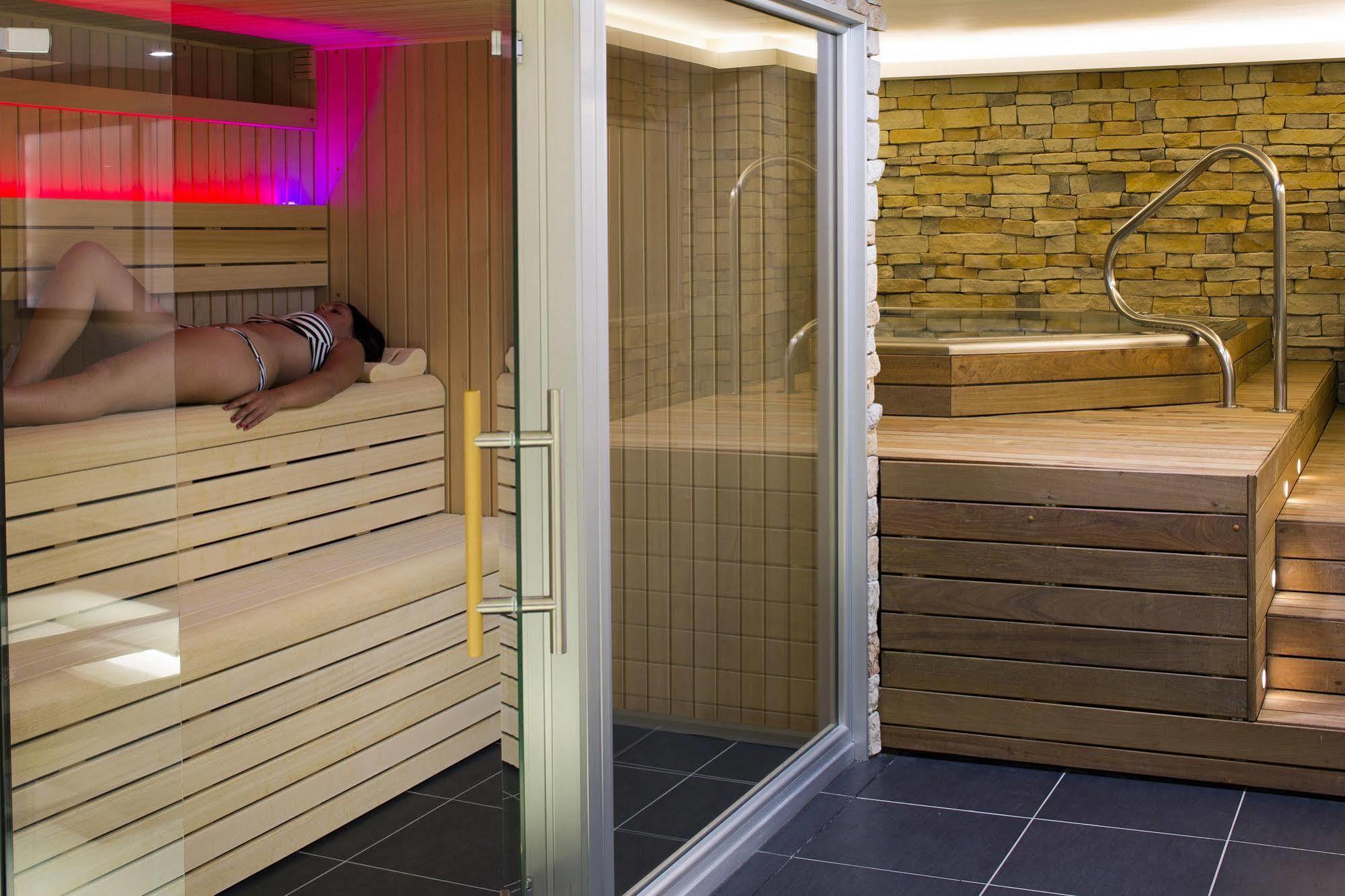 Hotel Du Commerce Spa Saint Gaudens Zewnętrze zdjęcie